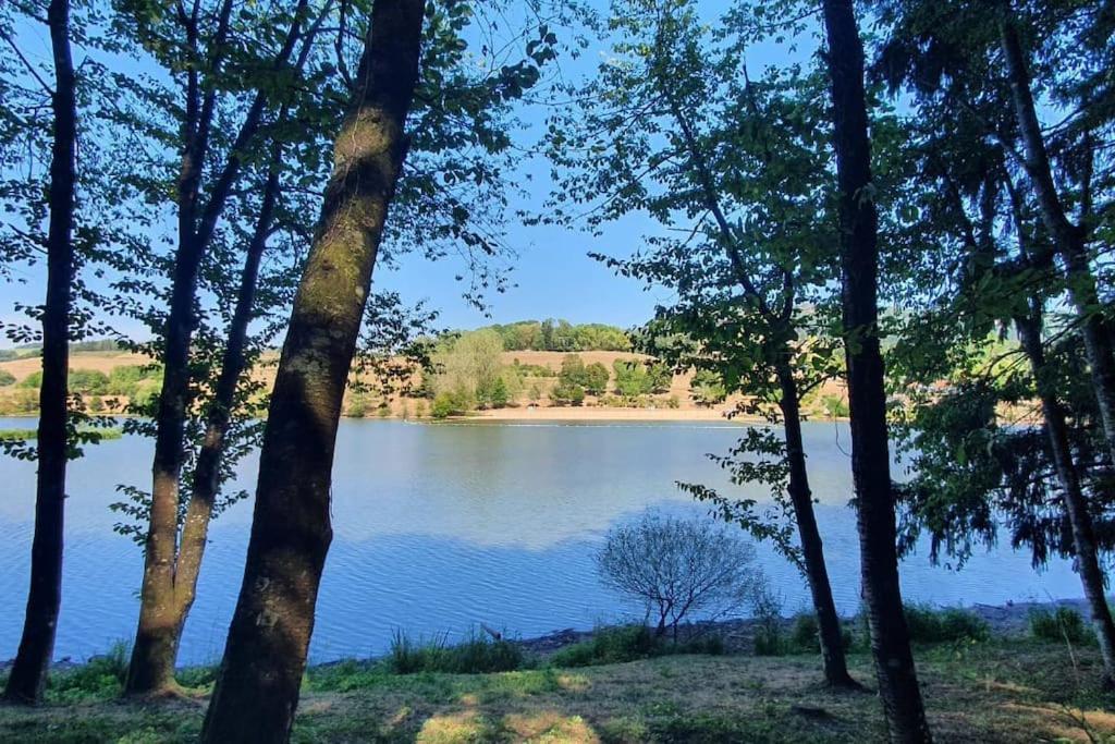 Joli Gite Rural Dans Un Havre De Paix Saint-Bonnet-le-Troncy Extérieur photo