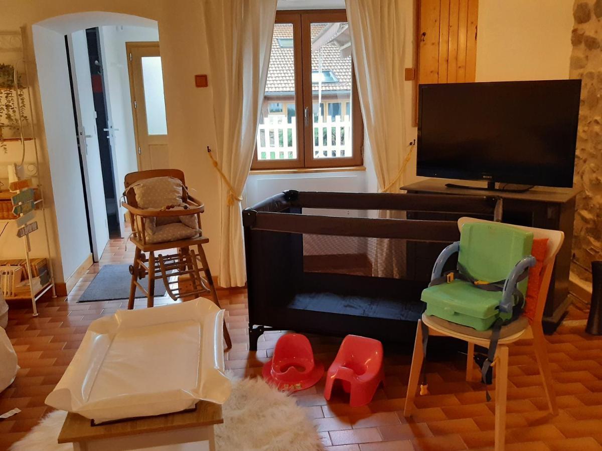 Joli Gite Rural Dans Un Havre De Paix Saint-Bonnet-le-Troncy Extérieur photo
