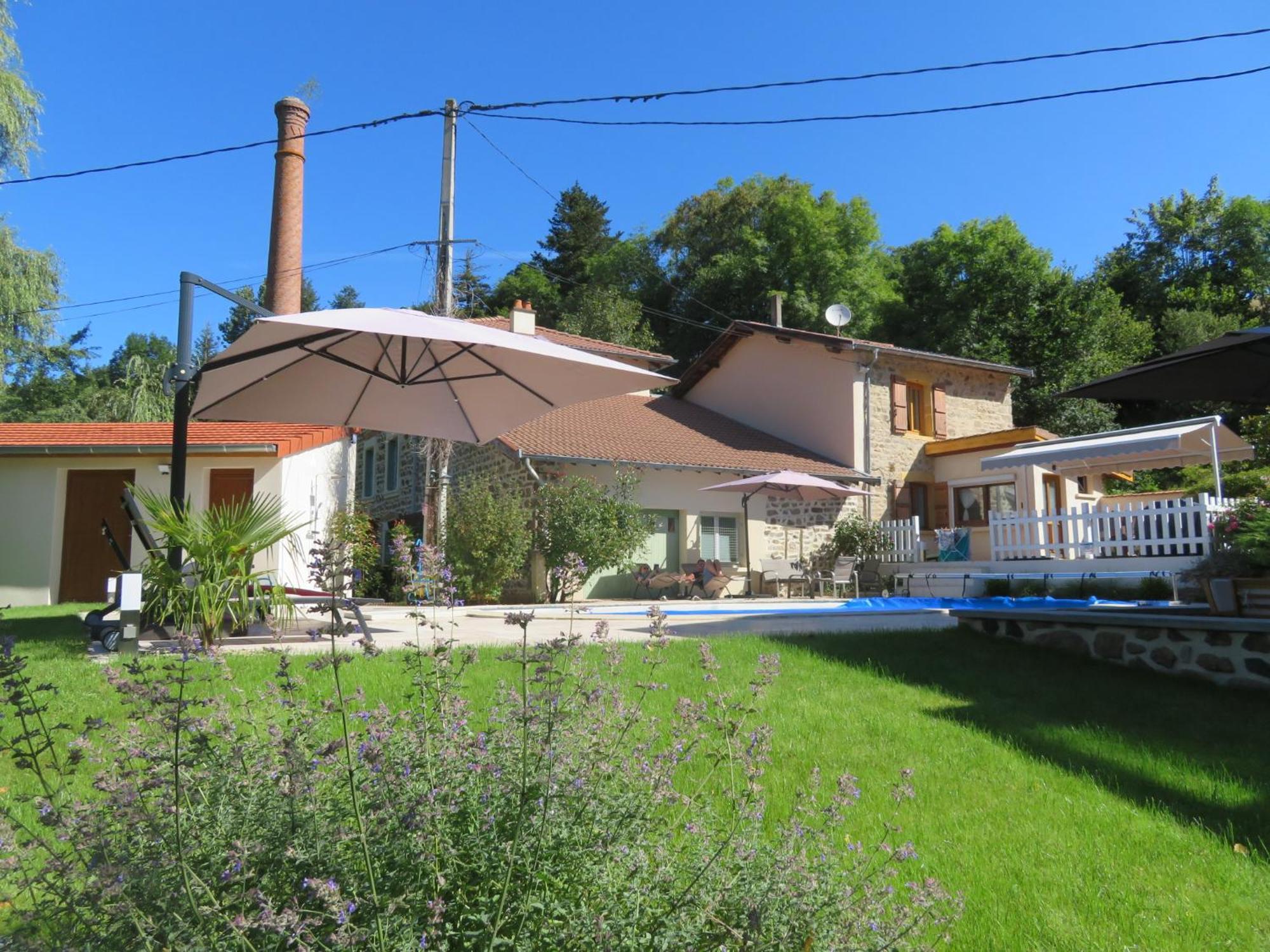 Joli Gite Rural Dans Un Havre De Paix Saint-Bonnet-le-Troncy Extérieur photo