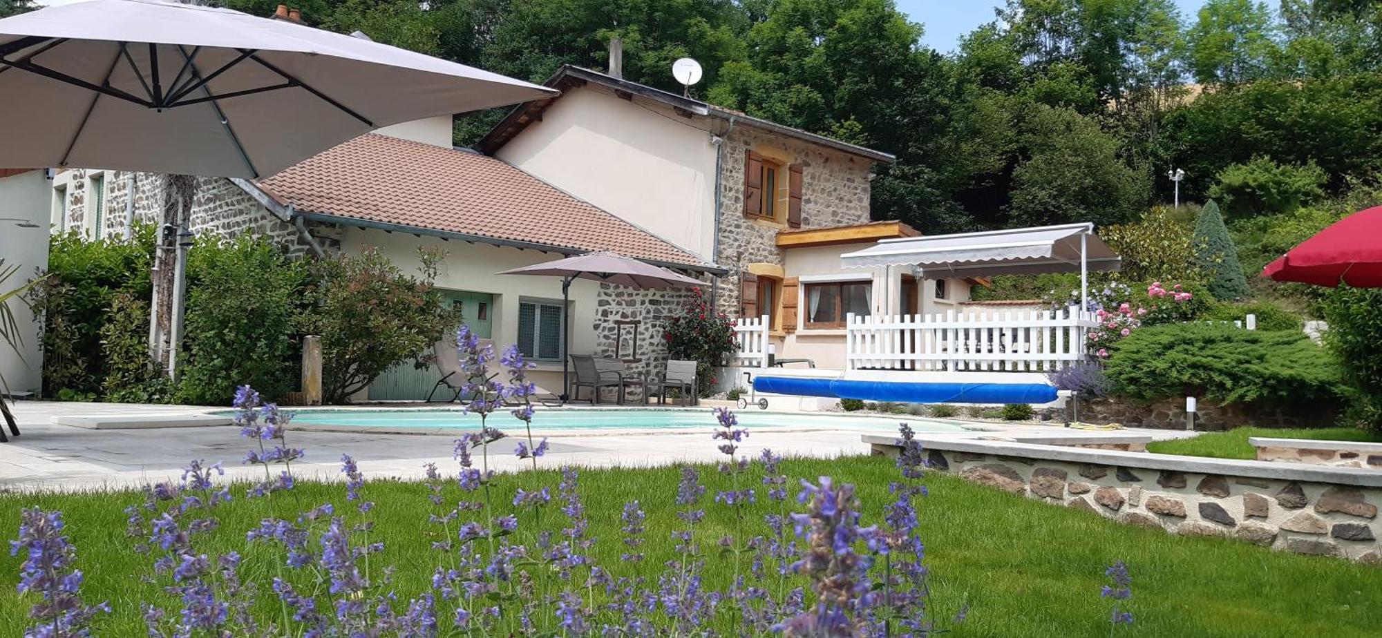 Joli Gite Rural Dans Un Havre De Paix Saint-Bonnet-le-Troncy Extérieur photo